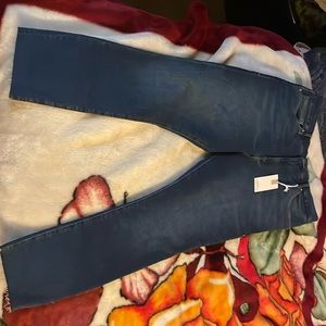 New with tags Good American Ankle length Jeans sz 15